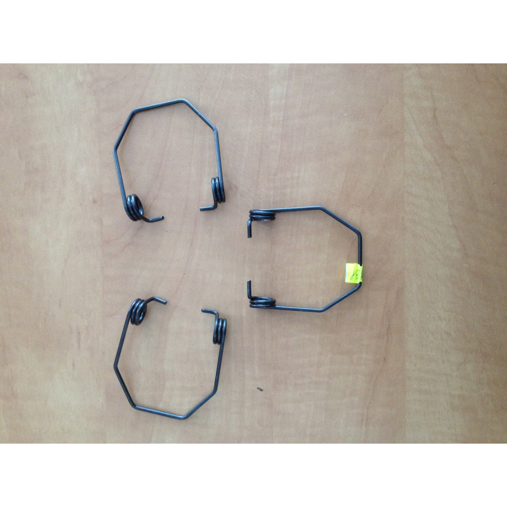 Пружина рычага основного сцепления