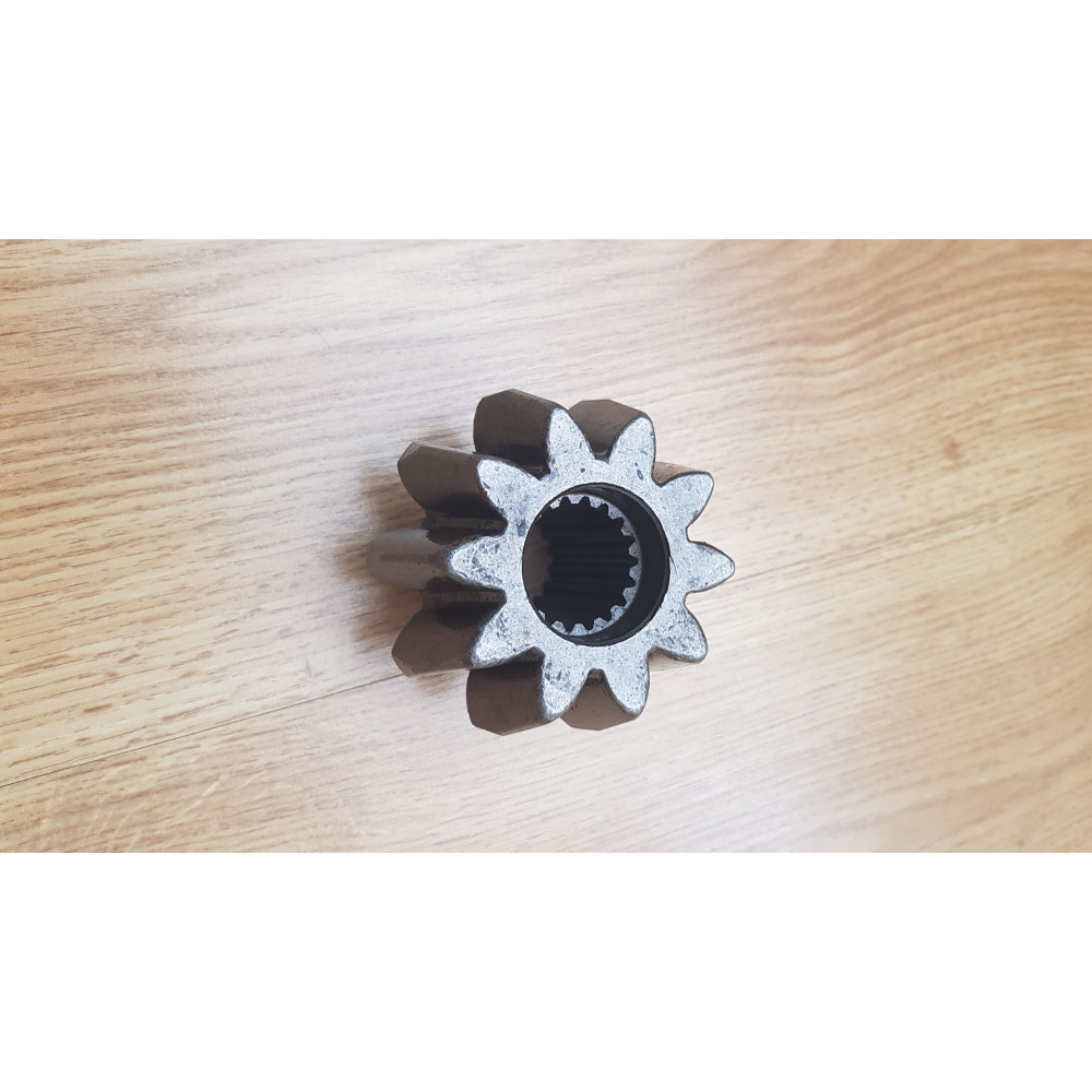 Шестерня конечной передачи ведущая переднего моста FT 454/504 (10 зубьев/18 шлицов) 